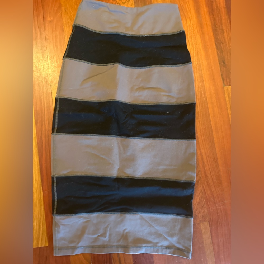 Lululemon vintage striped pencil skirt size 4